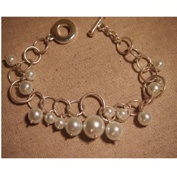 BLANCA Retired Premier Designs Bracelet - Picture 1 of 4